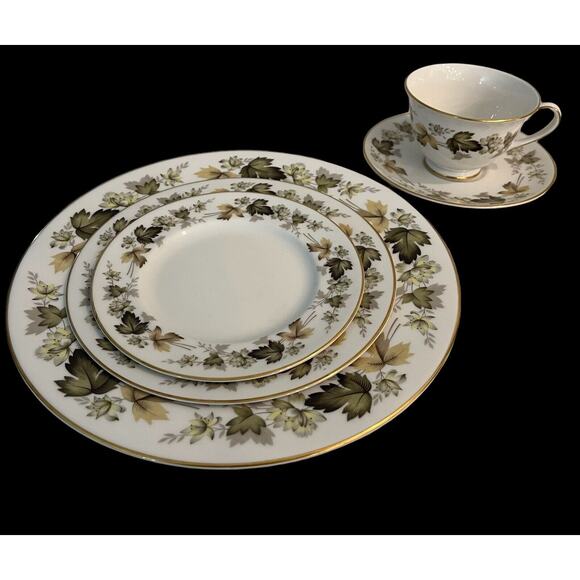 Royal Doulton 5Pc PLACE SETTING LARCHMONT Dinner Plate Salad Bread Cup & Saucer - Picture 10 of 10
